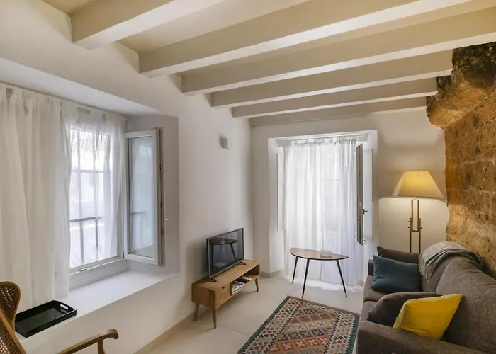 Casa La Muralla Medieval By Cadiz4rentals