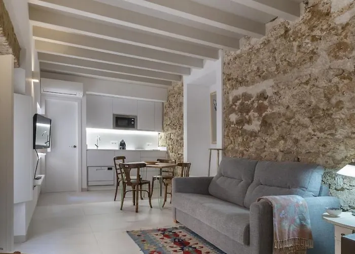 Casa La Muralla Medieval By Cadiz4rentals