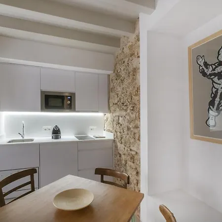 Apartment Casa La Muralla Medieval By Cadiz4rentals
