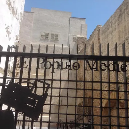 Apartment Casa La Muralla Medieval By Cadiz4rentals