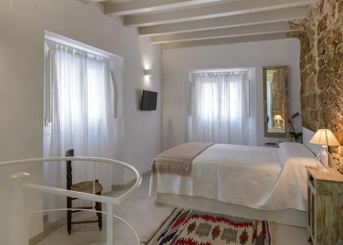 Casa La Muralla Medieval By Cadiz4rentals