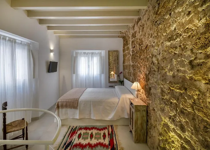 Casa La Muralla Medieval By Cadiz4rentals *