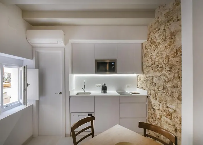 Casa La Muralla Medieval By Cadiz4rentals