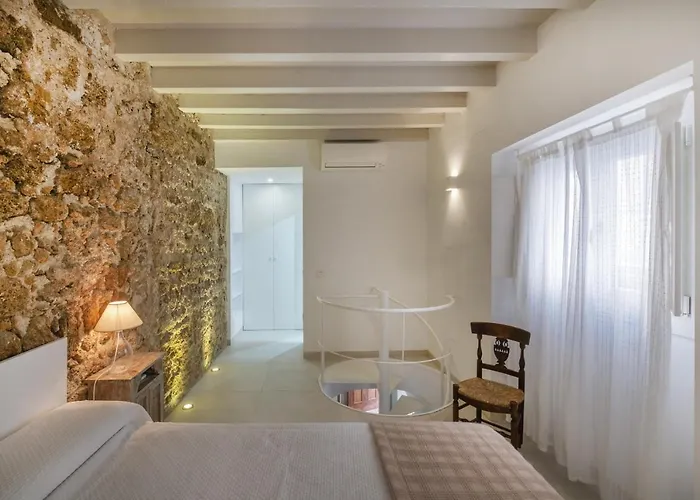 Casa La Muralla Medieval By Cadiz4rentals *